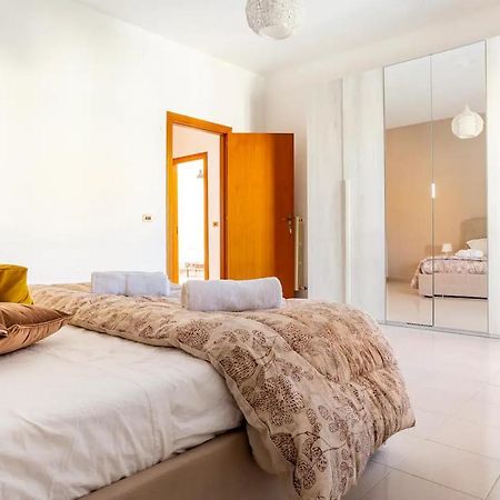 "Le Camere Di Beppe", Ampio E Luminoso Appartamento A Lecce Esterno foto